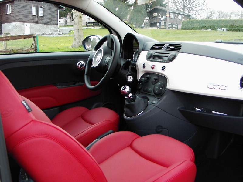 int�rieur cuir rouge sport