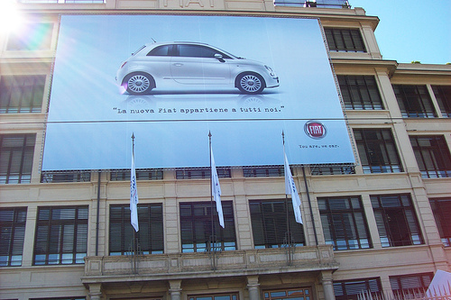Affiche publicitaire de la nouvelle Fiat 500  Turin