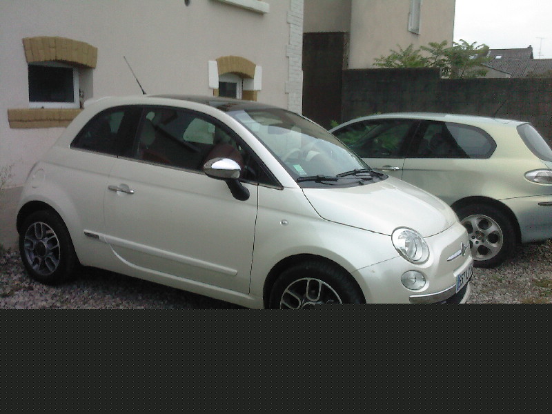 Titine 1,3L MJT Lounge ivoire/cuir rouge